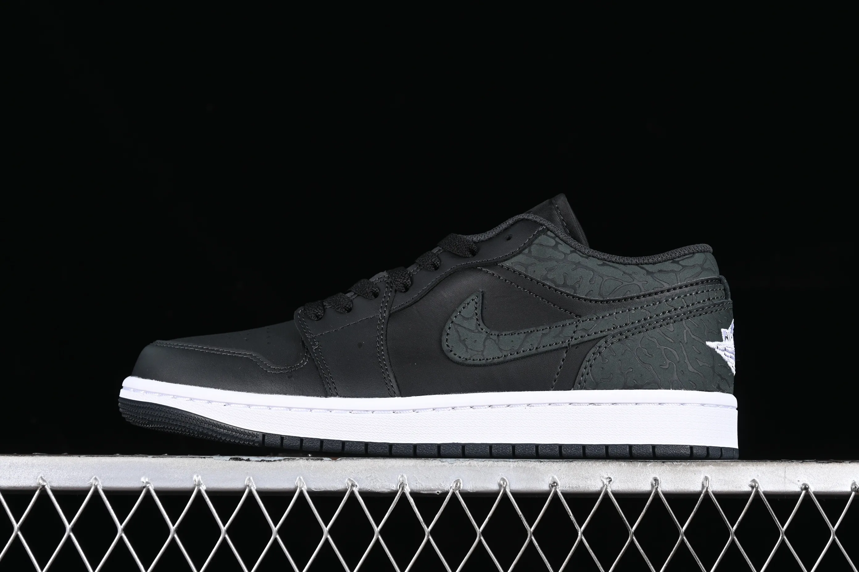 All categories Air Jordan Jordan series basketball shoes Air Jordan 1 Low G version pure original Air Jordan 1 Low AJ1 Joe 1 all black burst pattern low-top cultural casual sneakers FB9907-001